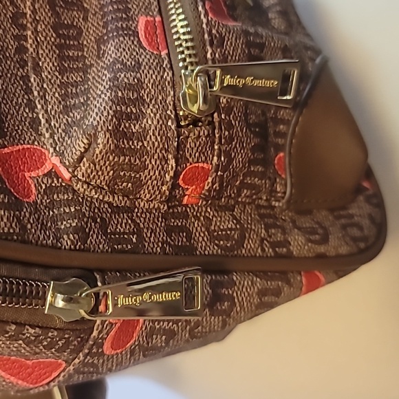 Juicy Couture heart design backpack outer pocket goldtone metal zippers - Picture 5 of 10